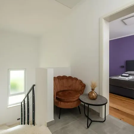 Villa Aron *