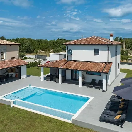 Villa Aron