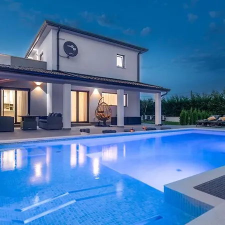 Villa Aron